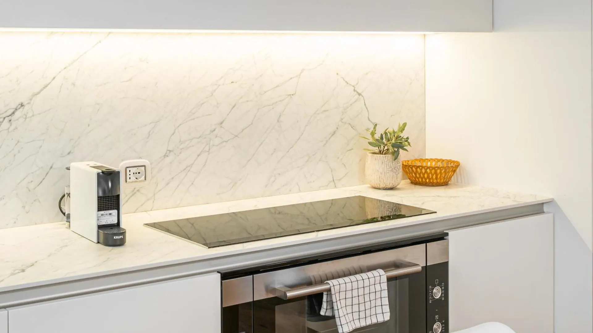 Appartamento White Moon Crema & Parking Italia