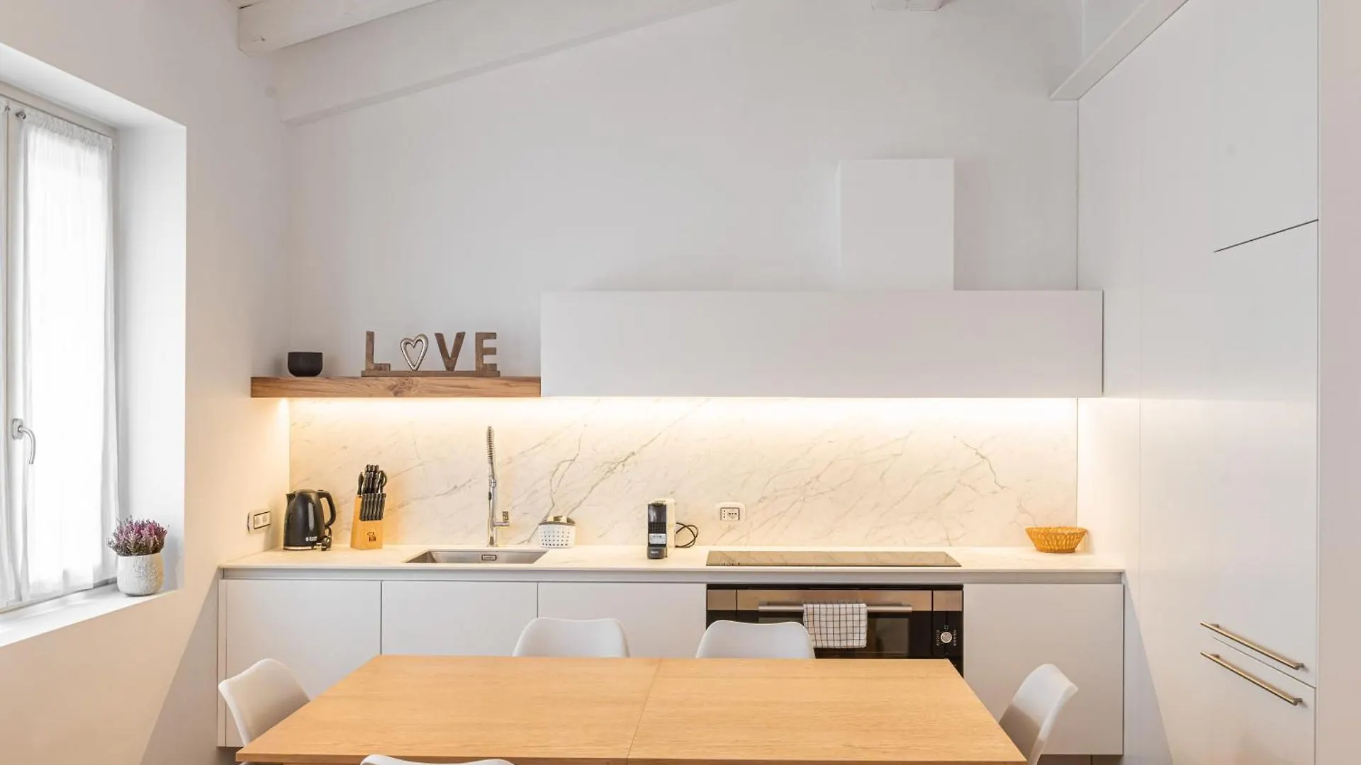 Appartamento White Moon Crema & Parking 0*,  Italia