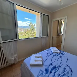 https://holiday-home-delo.hotelitalianriviera.com