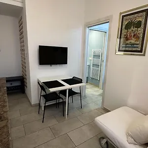 Petit Milano
